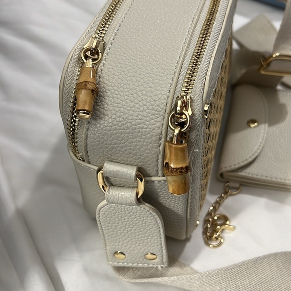 Rachel Zoe Crossbody w/ card wallet - Picture 5 of 7